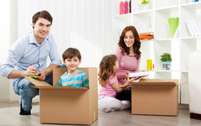 family packing boxes